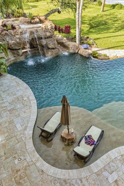 Surfside Pool Bar poolside seating